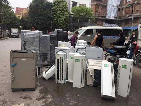 Thu mua tủ lạnh cũ tận nhà Bình Dương giá cao bao vận chuyển.